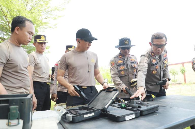Kapolres Kediri Kota Tekankan Profesionalisme Lewat Latihan Menembak Personel
