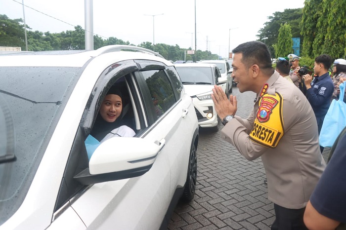 Kapolresta Sidoarjo Cek Arus Balik Lebaran di Rest Area KM 753