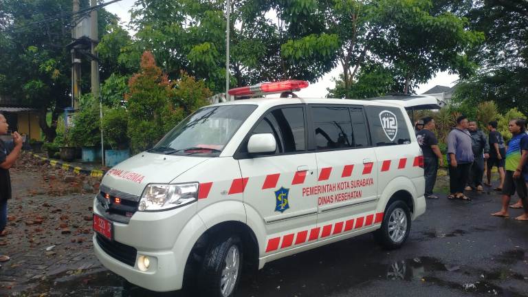 Jemput Anak Les Kumon, Pengendara Motor Tewas Tertimpa Bangunan di Karangpilang Surabaya