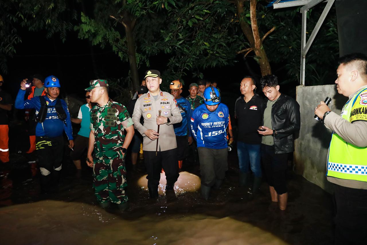 Jember Diterjang Banjir, Luapan Sungai Bedadung Rendam Permukiman, Satu Rumah Hanyut