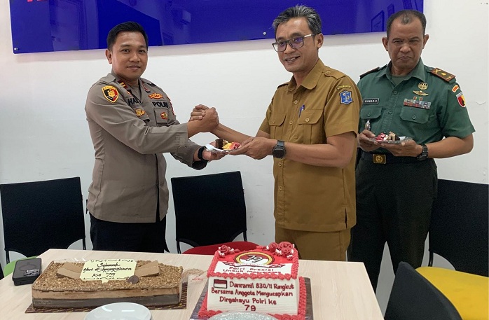 Polsek Gunung Anyar Dapat Kejutan Spesial di Hari Bhayangkara ke-79 dari Forkopimcam