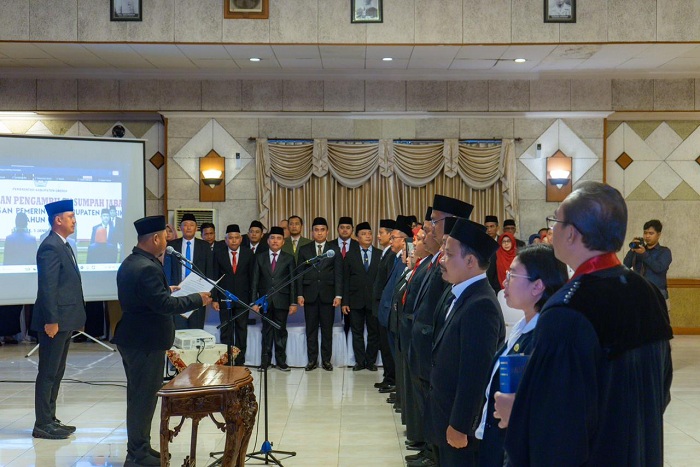 55 Kepala Sekolah Dilantik di Gresik, Bupati Ingatkan Pengelolaan Anggaran Pendidikan