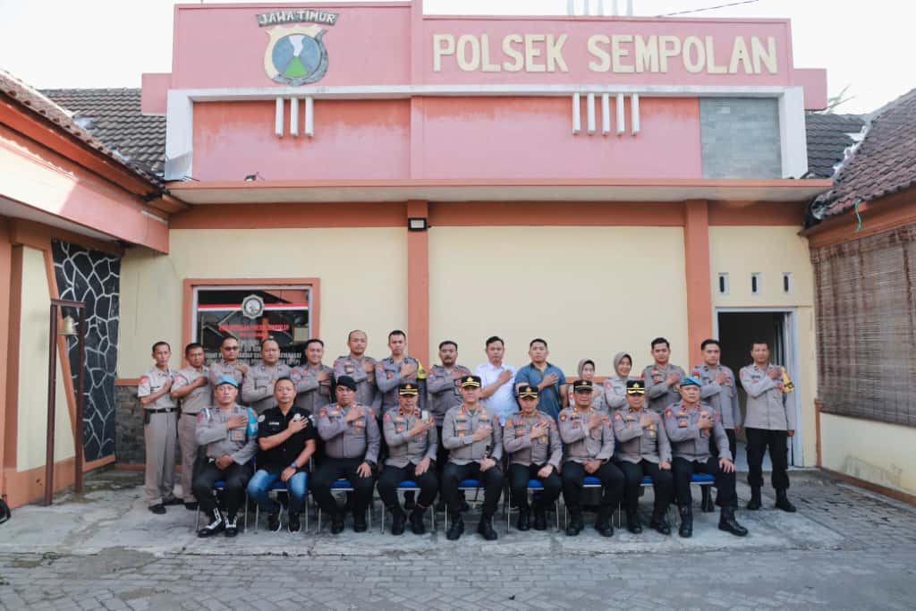 Pastikan Pelayanan Prima, Kapolres Jember Kunker ke Polsek Sempolan dan Mumbulsari