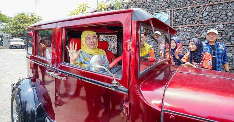 Khofifah Apresiasi Keunggulan Industri Otomotif Handmade yang Hasilkan Karya Bernilai Tinggi