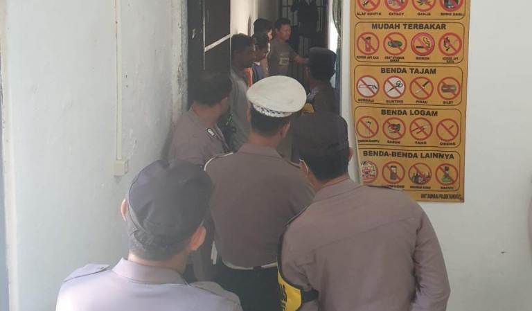 Piket Fungsi Polsek Rungkut Pengecekan Rutin di Ruang Tahanan