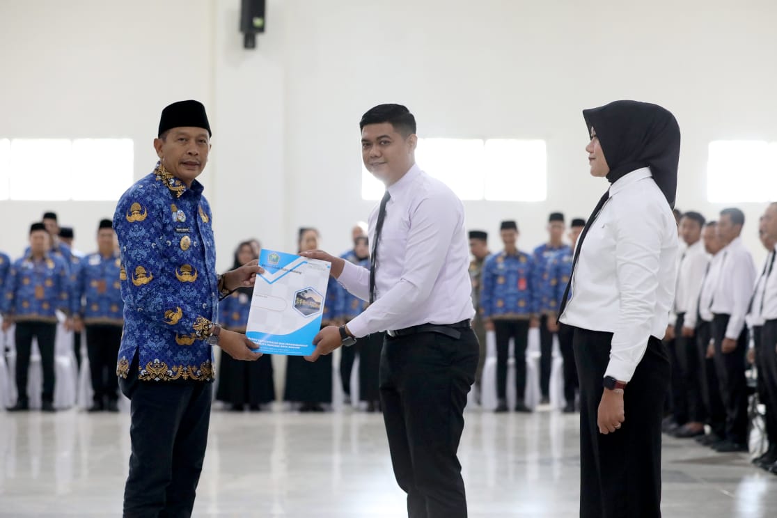 Serahkan SK PPPK Tahap I 2024, Wali Kota Malang Tekankan Etika Birokrasi