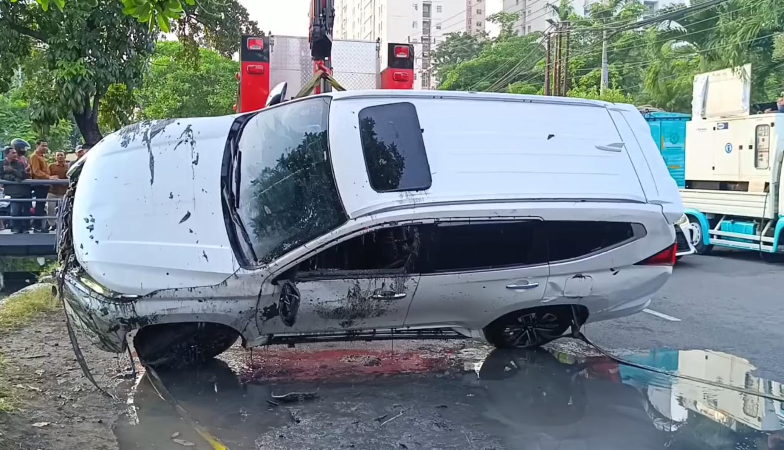 Sopir Pajero Kabur Naik Ojek Usai Tercebur Sungai, Netizen: Takut Dibully