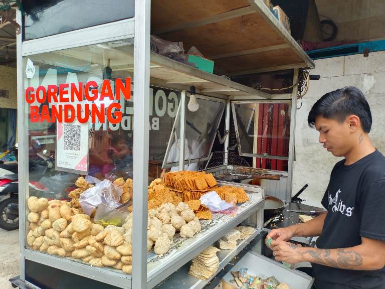 Gas Melon Naik, Pedagang Kecil Surabaya Menjerit: Keuntungan Sedikit