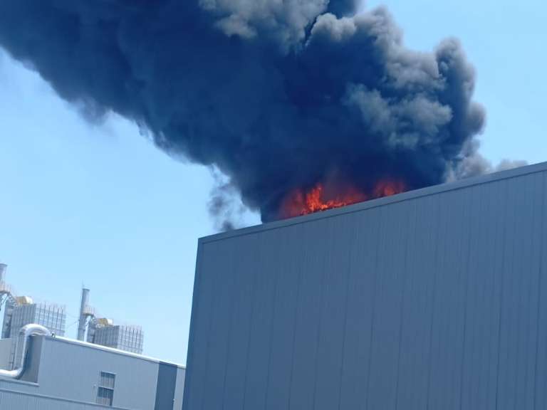 Pabrik Rokok di Kawasan PIER Pasuruan Membara
