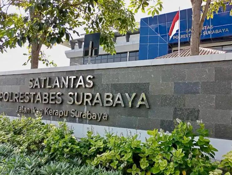 Laka Lantas Beruntun di Jalan Mayjen Sungkono, Satlantas Polrestabes Surabaya Fasilitasi Mediasi