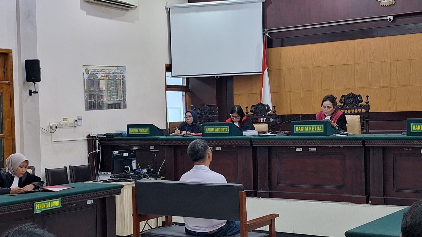 Jaksa Tuntut Herman Budiyono 4 Tahun Penjara, Pengacara: Tuntutan  Aneh