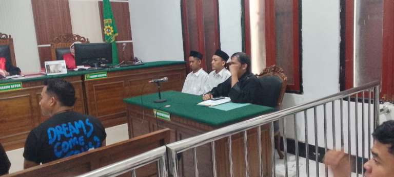 Komplotan Pembuat Surat Dokter Palsu Diadili Hakim PN Surabaya