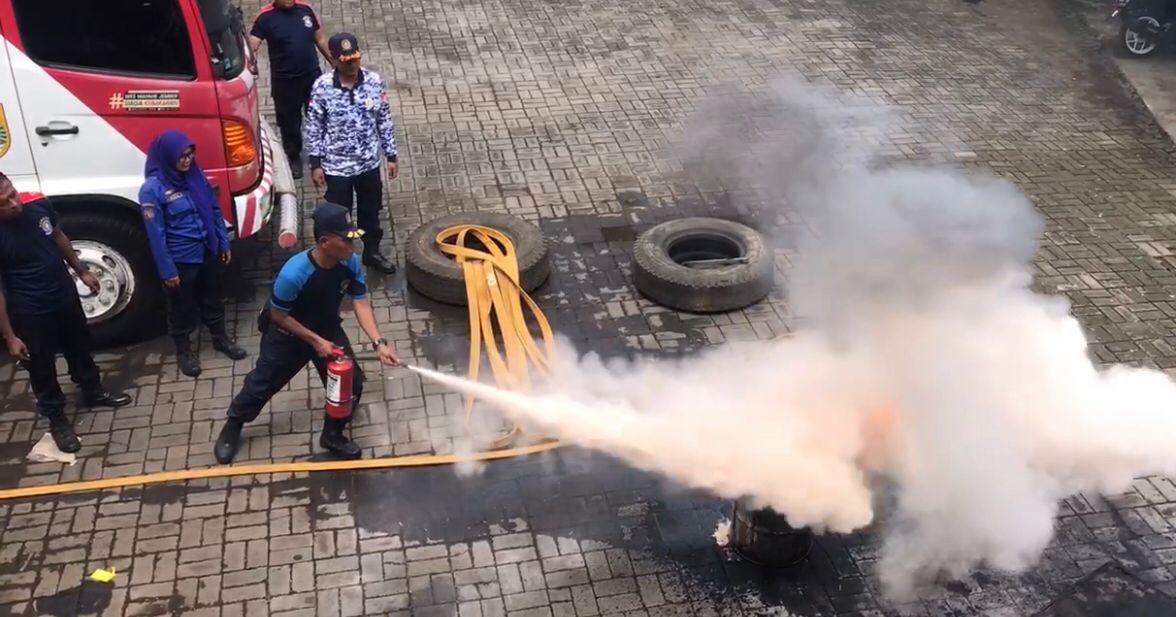 9 Petugas Damkar Jember Baru Digembleng Agar Siap Fisik dan Mental