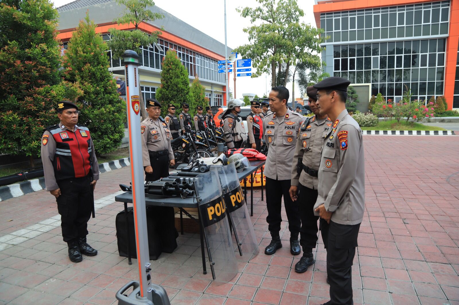 Ditsamapta Polda Jatim Asistensi di Mapolres Gresik