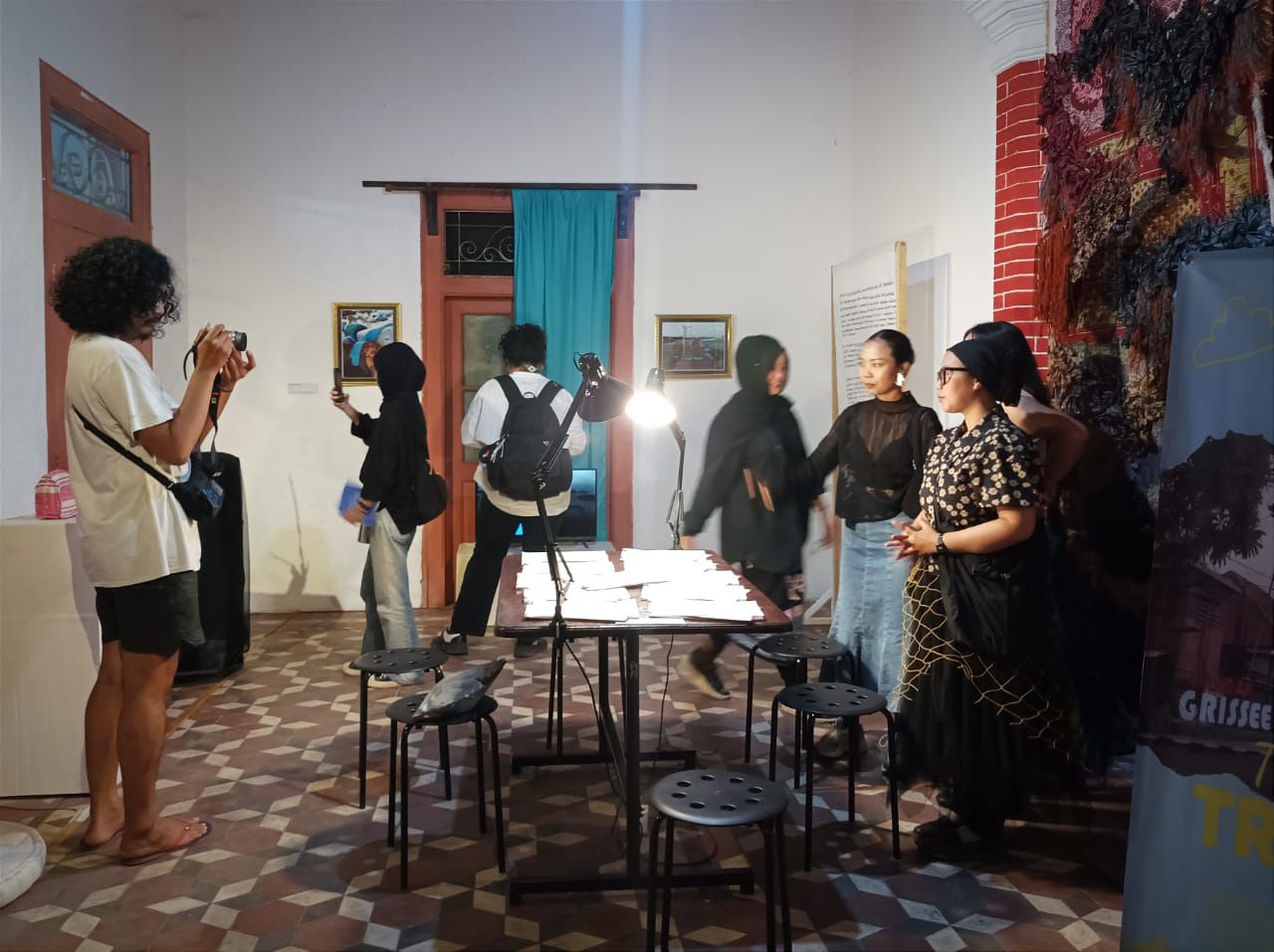 Angkat Isu Pesisir, Puluhan Seniman Muda Pamerkan Karya di Kawasan Heritage Gresik