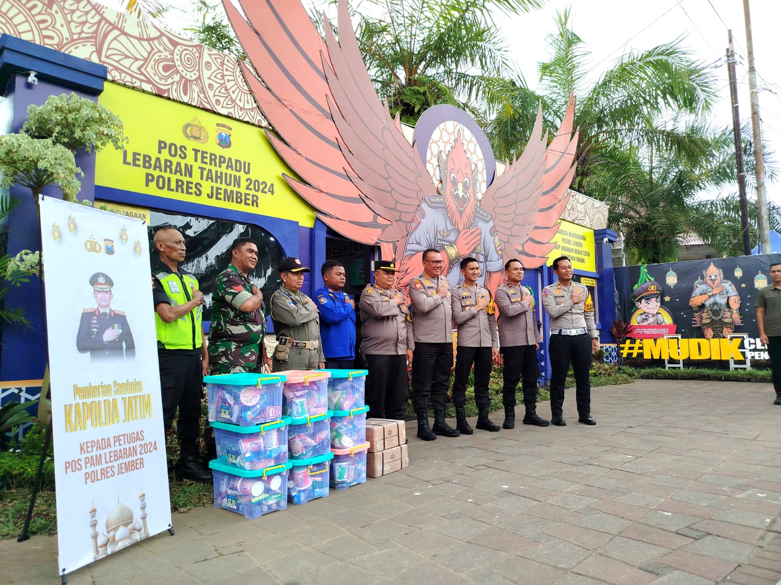 Jelang Lebaran, Dir Pam Obvit Polda Jatim Tinjau Kesiapan Pos Terpadu di Jember