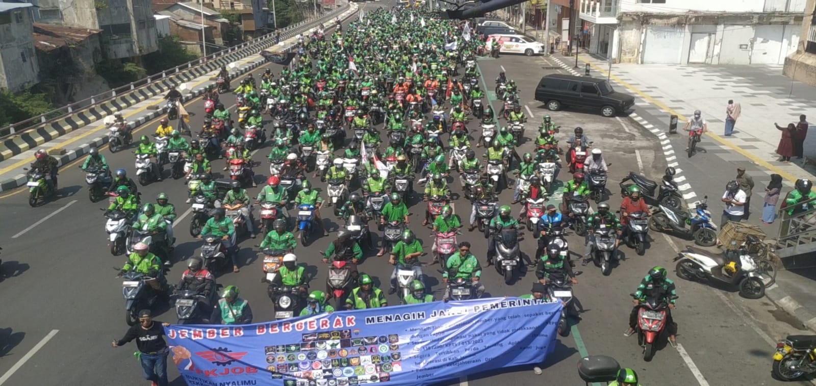 Ribuan Driver Ojek Online Jember Demo Tagih Janji Pemerintah Soal Tarif 