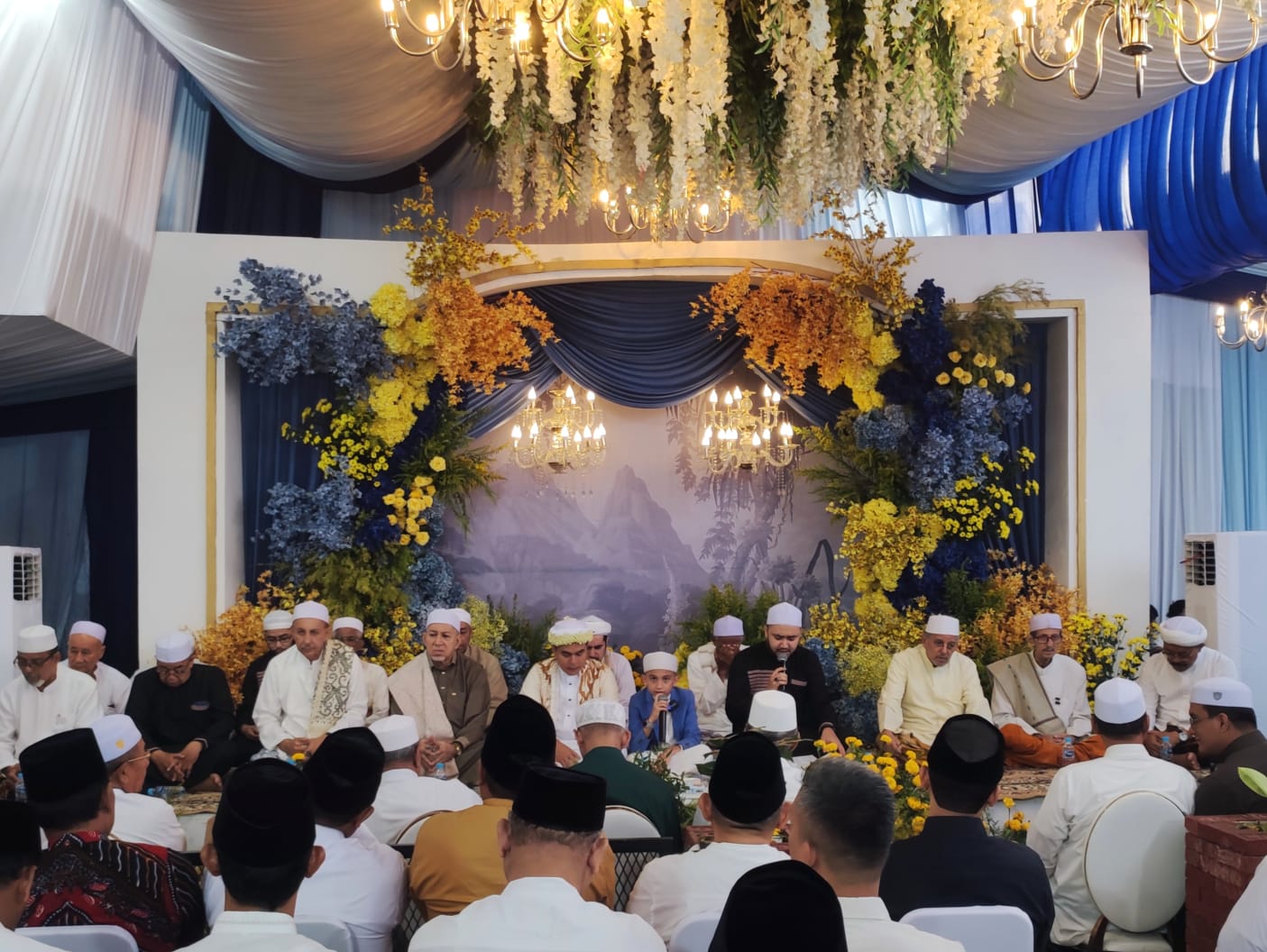 Helat Maulid Nabi dan Pengajian, Hj Indah Ajak Jemaah Teladani Sifat Rasulullah