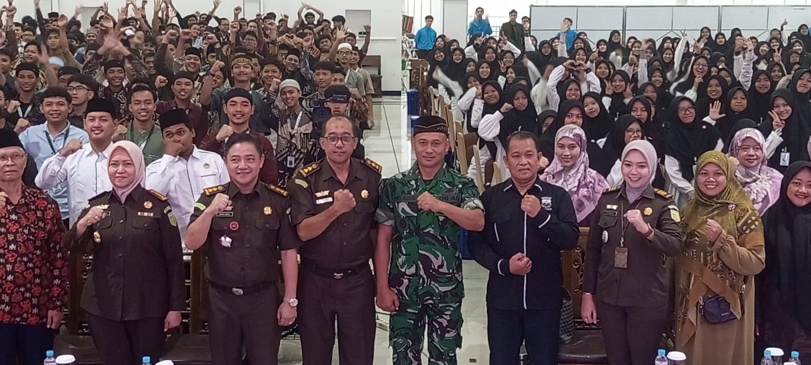 Kejari Kota Kediri Beri Penyuluhan Hukum Santri dan Pengasuh Ponpes Wali Barokah