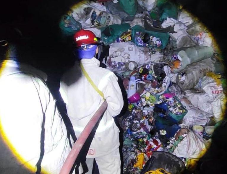 Gudang Rosokan di Mojowarno Terbakar