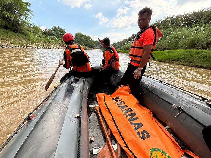 Diduga Bunuh Diri di Jembatan Ngujur Magetan,  Korban Ditemukan Tim SAR Gabungan