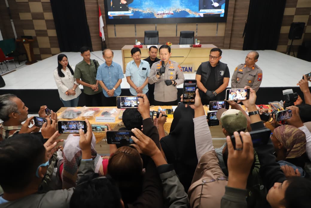 Polres Magetan Bekuk Komplotan Pencuri Toko Emas Modus Jebol Tembok