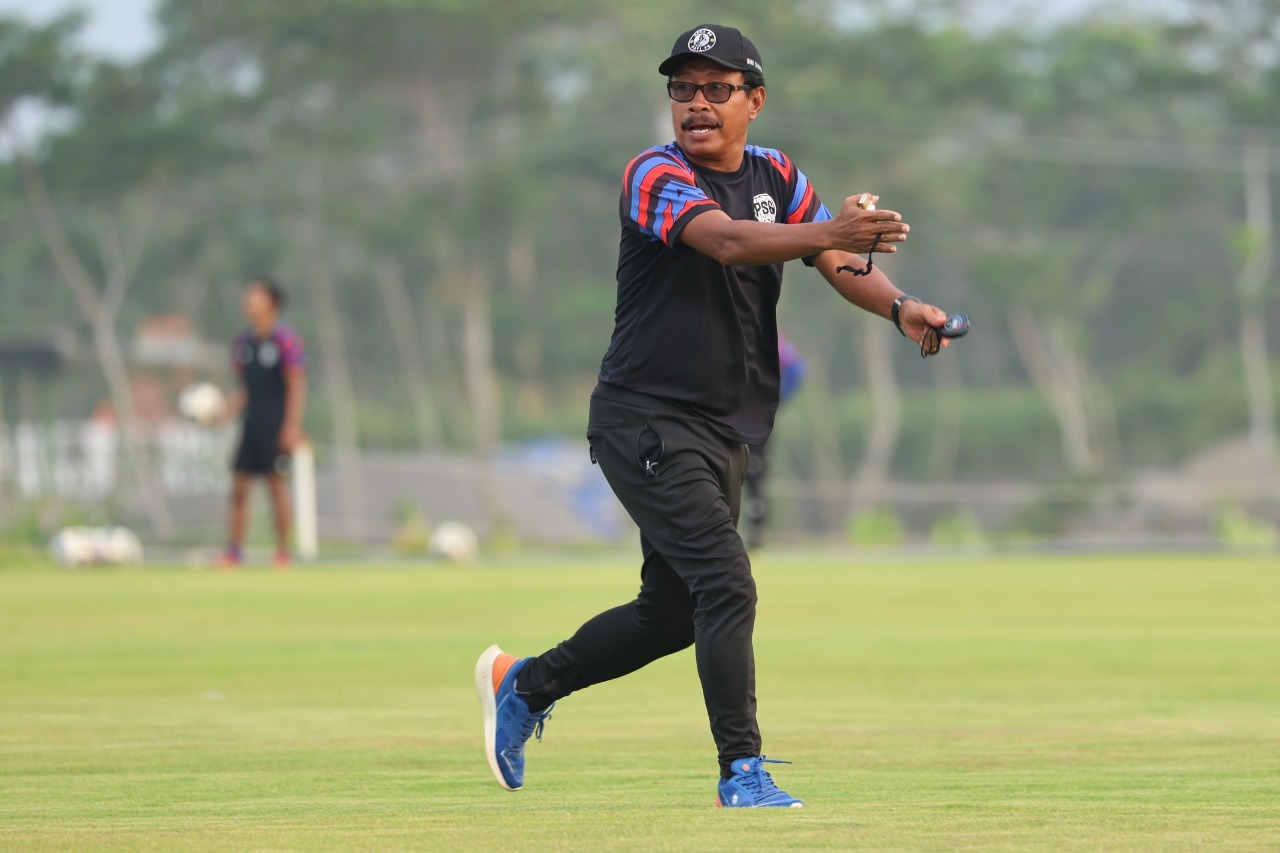 Duel Panas di Jepara! Ibnu Grahan Minta Persebaya Tampil Sabar dan Maksimalkan Serangan Balik