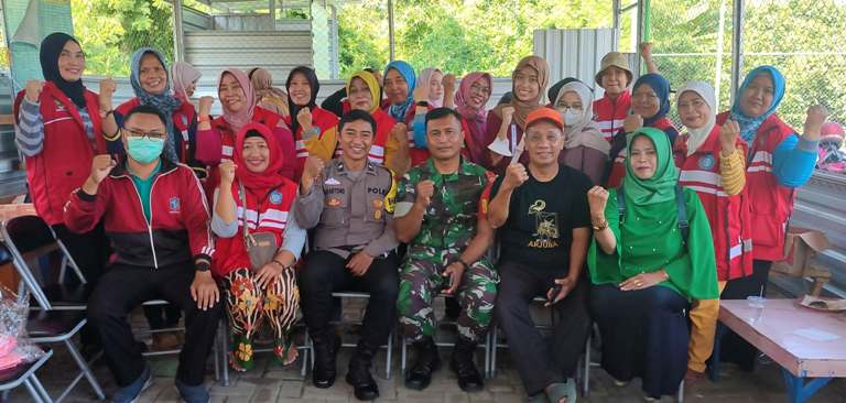 Polsek Tenggilis Mejoyo Gelar Jumat Curhat Bersama Warga Panji Surabaya