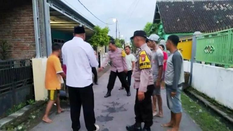 Perampok Bacok Pasutri Pemilik Toko Sembako di Sumobito Jombang