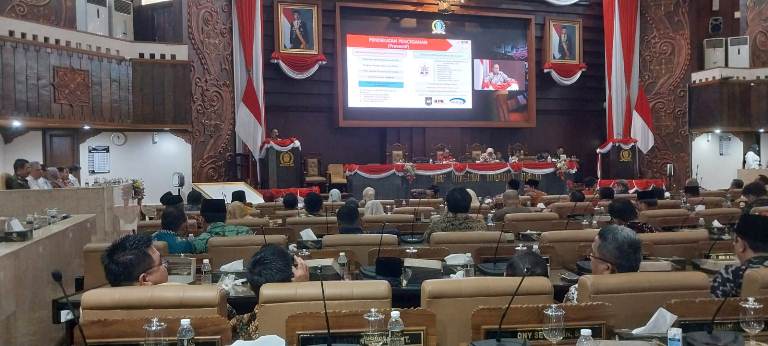 DPRD Jatim Tandatangani Pakta Integritas Anti Korupsi di Hadapan KPK