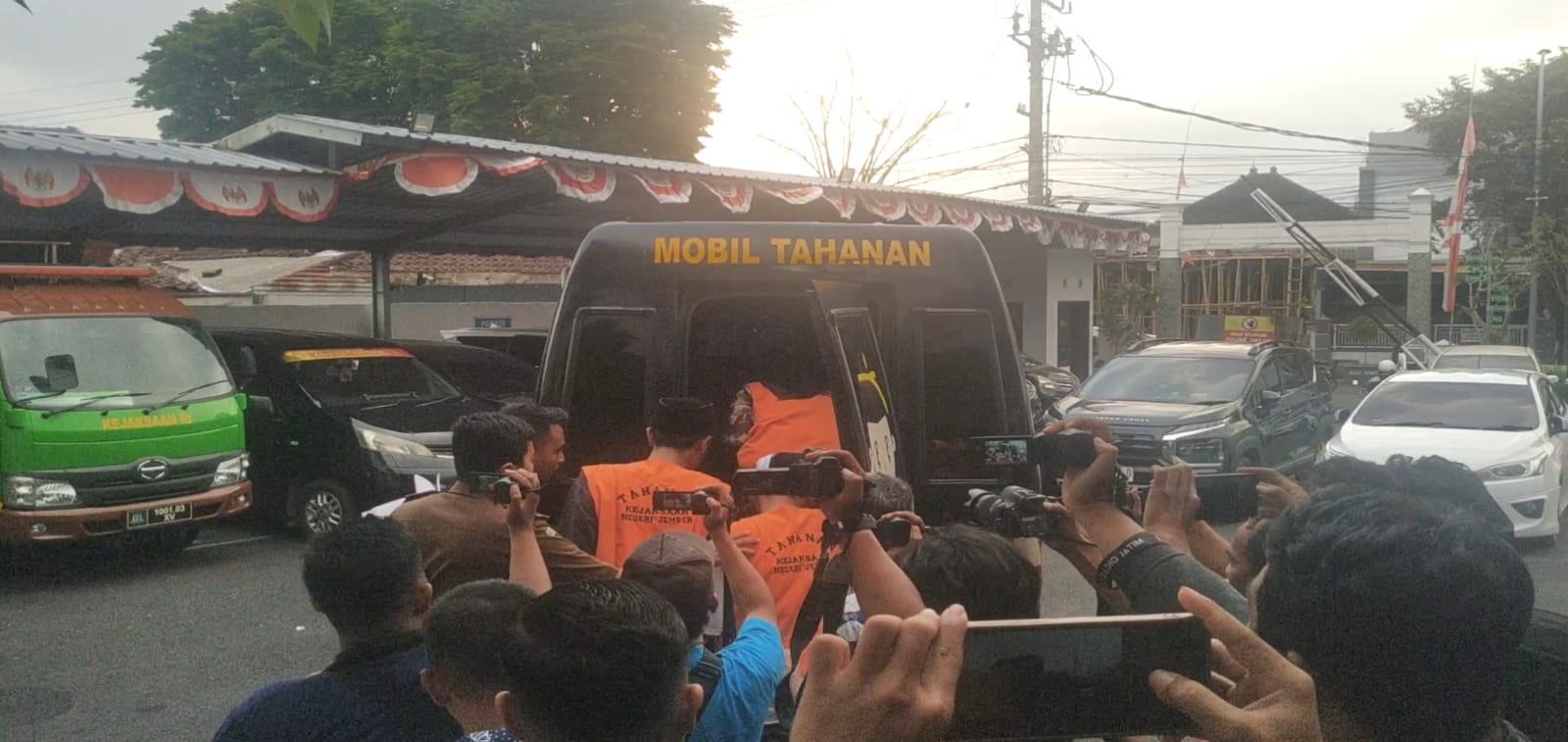 Kejari Jember Terima Pelimpahan Tiga Tersangka TPPO Kamboja