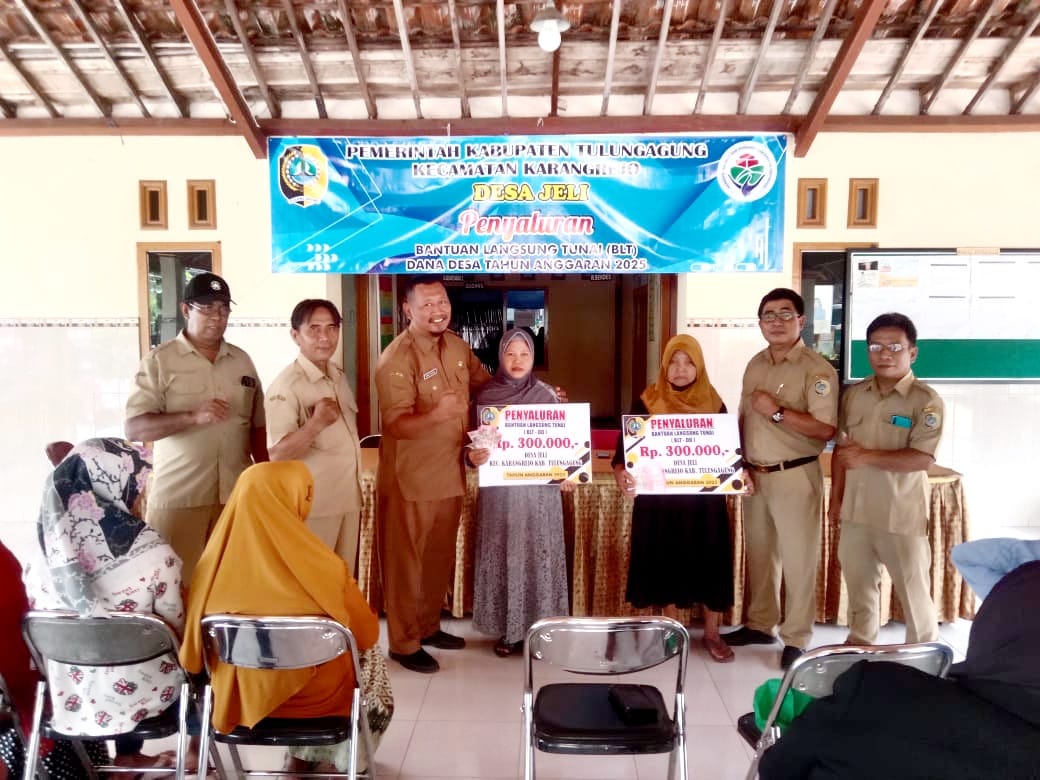 Pemerintah Desa Jeli Menyalurkan BLT DD kepada Belasan Keluarga Penerima Manfaat