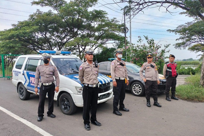 Polsek Pakal Perkuat Keamanan Jalan Raya Jawar, Cegah Kejahatan 3C dengan Patroli Intensif