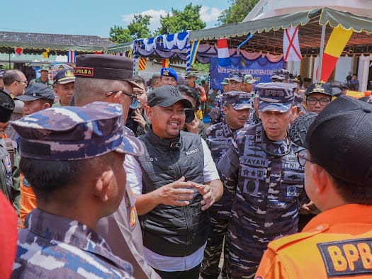 Bupati Gresik Apresiasi Bantuan TNI AL untuk Korban Gempa Bawean