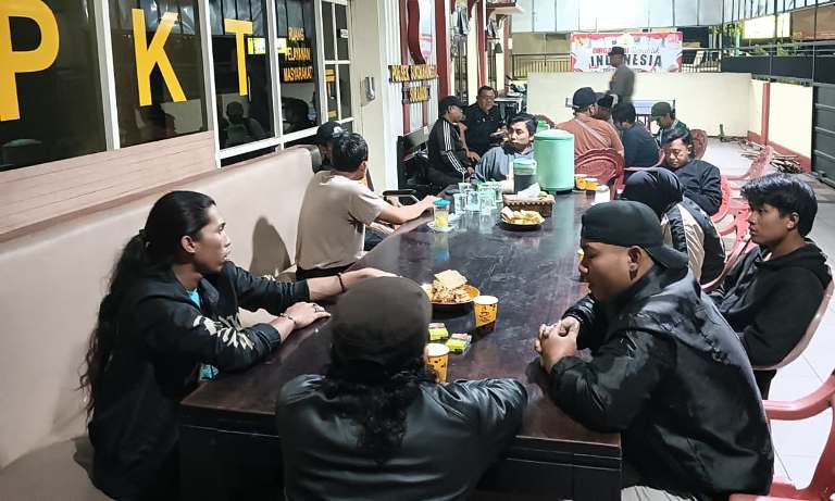 Polsek Sukomanunggal dan Masyarakat Surabaya Gelar Pengamanan Swakarsa