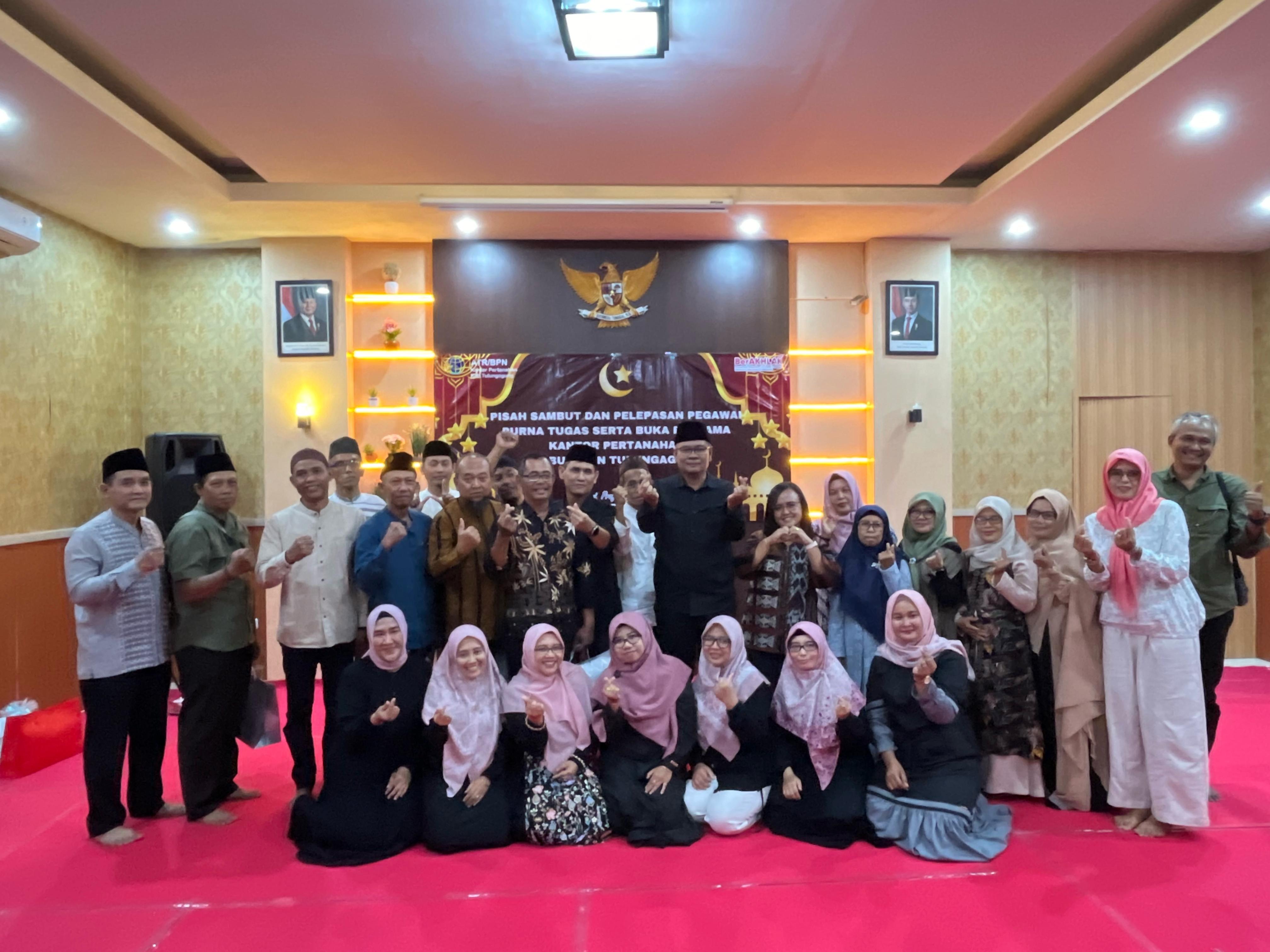 Kantah ATR/BPN Kabupaten Tulungagung Gelar Bukber dan Pisah Sambut Pelepasan Pegawai Purna Tugas