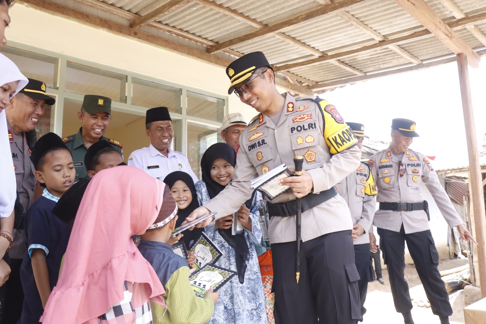 Kapolres Situbondo Resmikan Renovasi Musholla Al-Ikhlas Program Polisi Baik