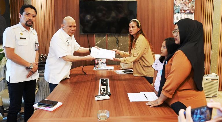 Ibu Lima Anak Asal Malang Mengadu ke LaNyalla Soal Dugaan Mafia Tanah