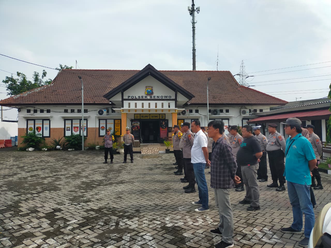 Tingkatkan Disiplin dan Pelayanan, Kapolsek Benowo Pimpin Apel Pagi Tegaskan Larangan Merokok di Ruang SPKT
