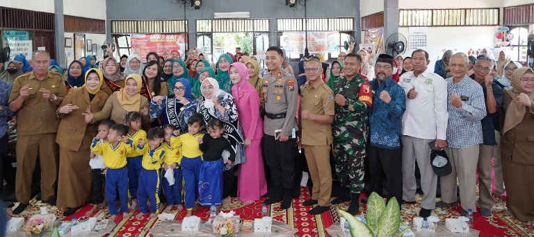 Polsek Tenggilis Mejoyo Amankan Kunjungan Ibu Wali Kota Surabaya di Kutisari