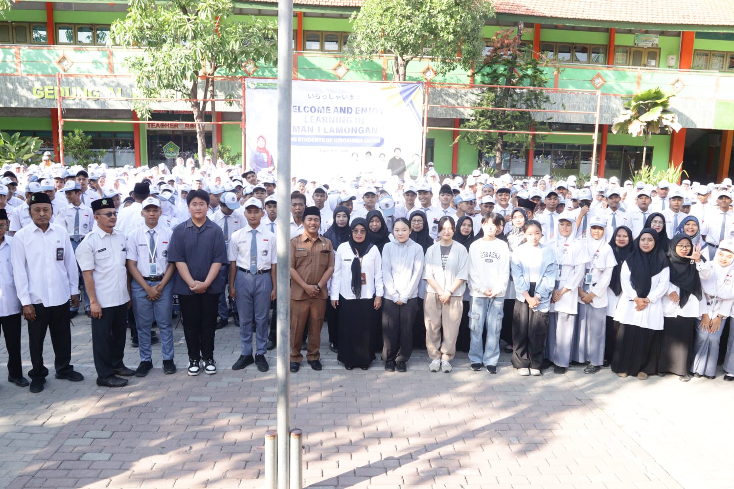 Pelajar Jepang Belajar Budaya Indonesia di Lamongan