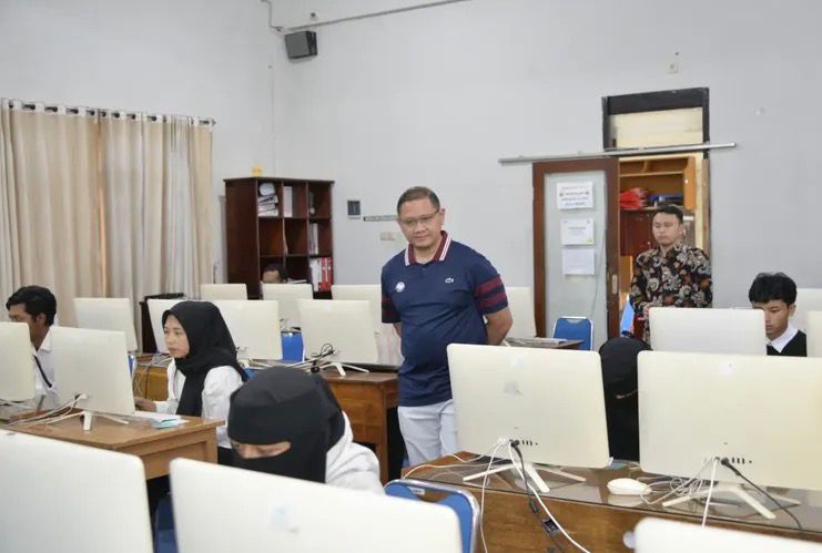 Perluas Akses Pendidikan, Kadindik Jatim Tinjau Kesiapan Gladi Bersih TKA Paket B