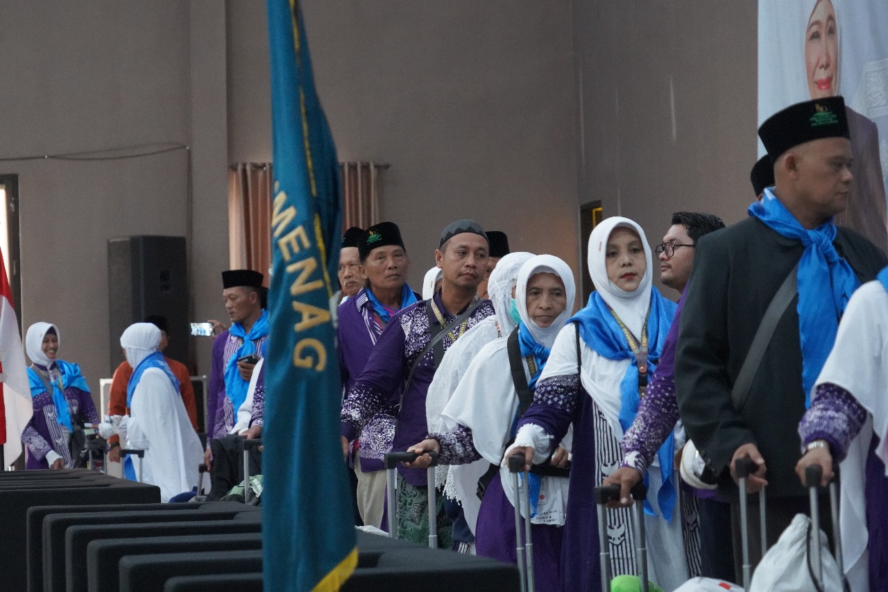 Tujuh Kloter Embarkasi Surabaya Terbang ke Tanah Suci, Layanan Fast Track Permudah Jemaah