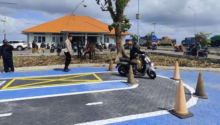 Dekatkan Pelayanan ke Masyarakat, Polres Gresik Buka Satpas Layanan SIM di Pulau Bawean