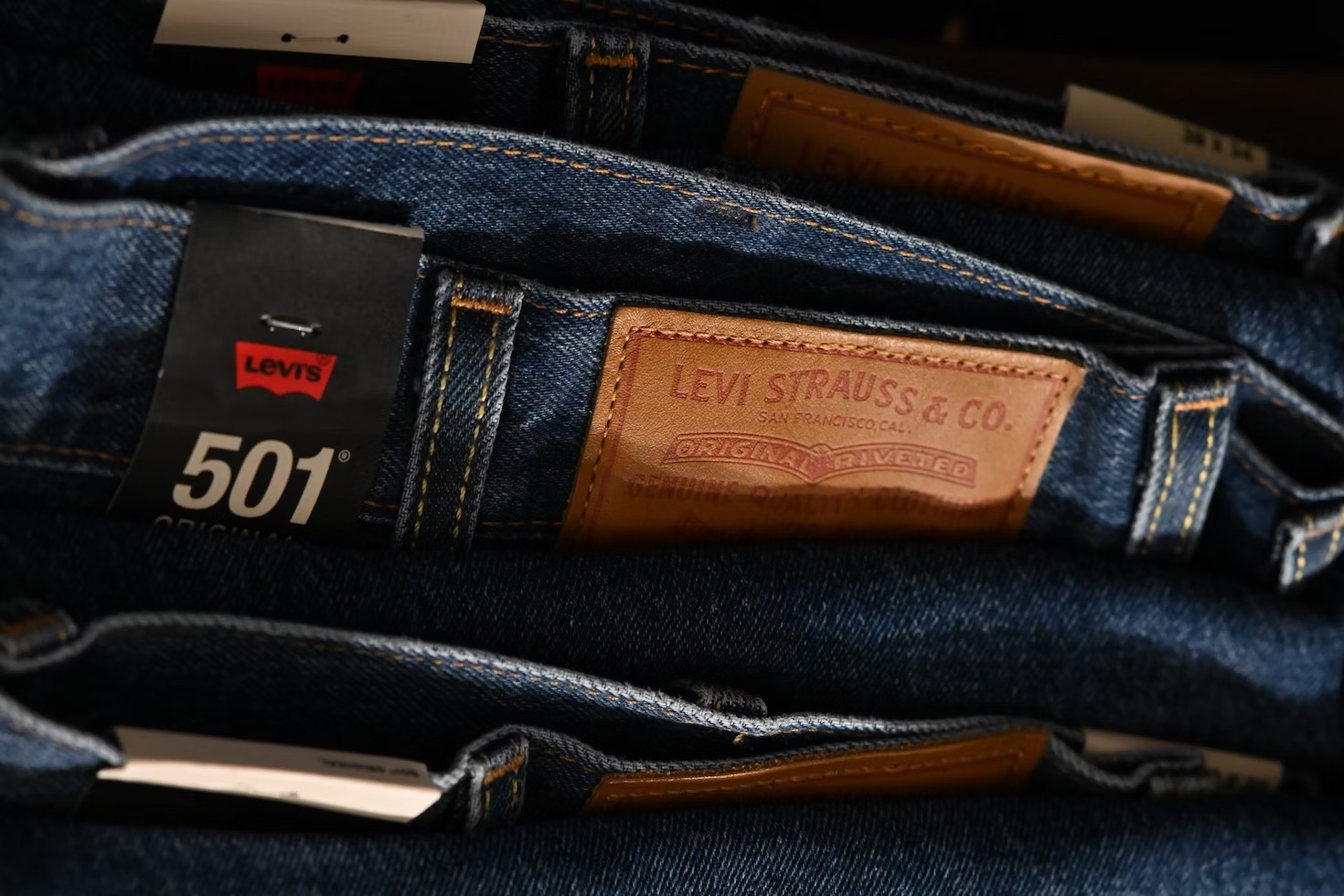 Bikin Penasaran, Ini 5 Fakta Menarik Celana Jeans Levis yang Terkenal Hingga Sekarang