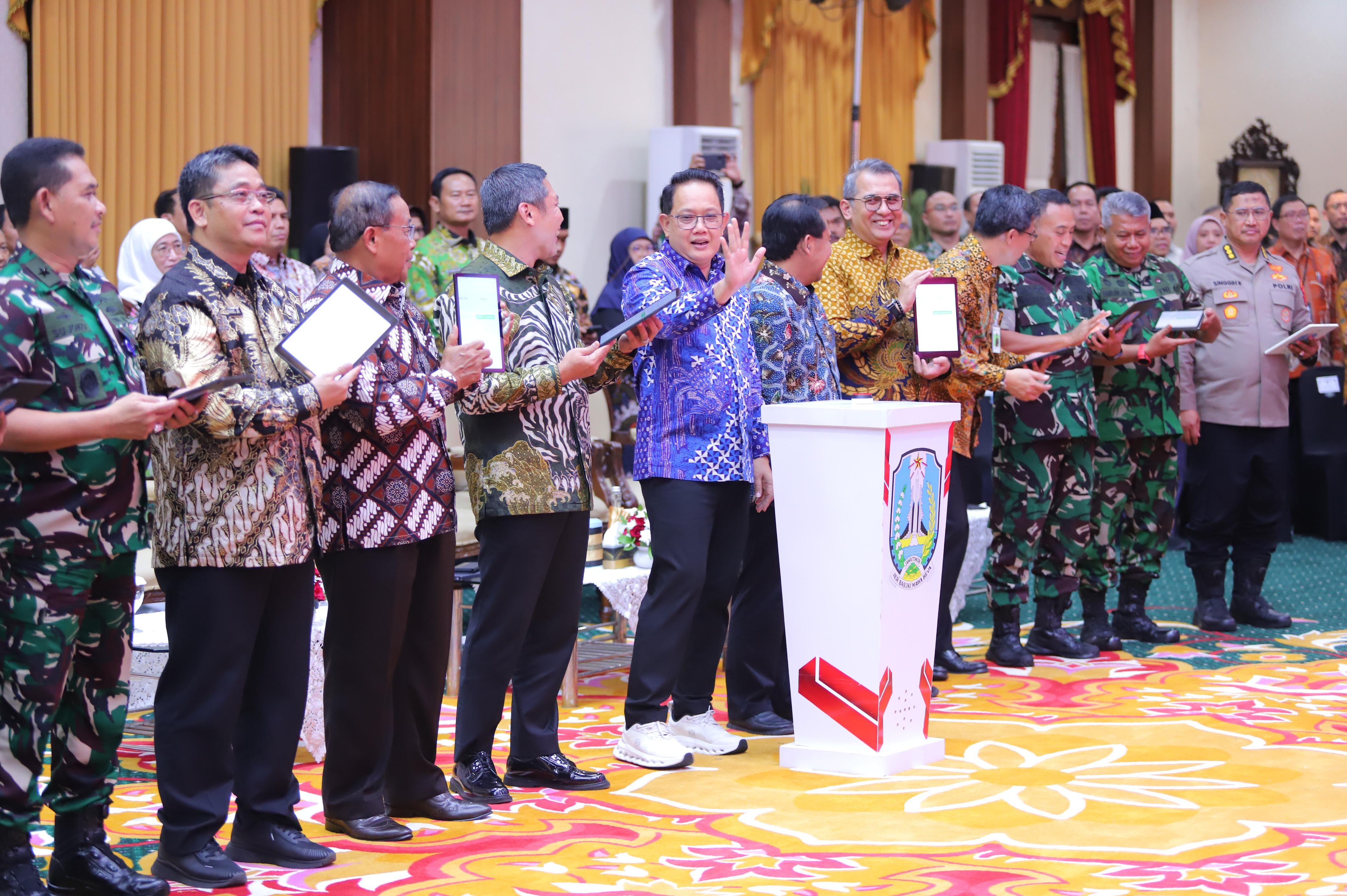 Pj Wali Kota Batu Hadir dalam Penyerahan DIPA dan TKD TA 2025 Provinsi Jawa Timur