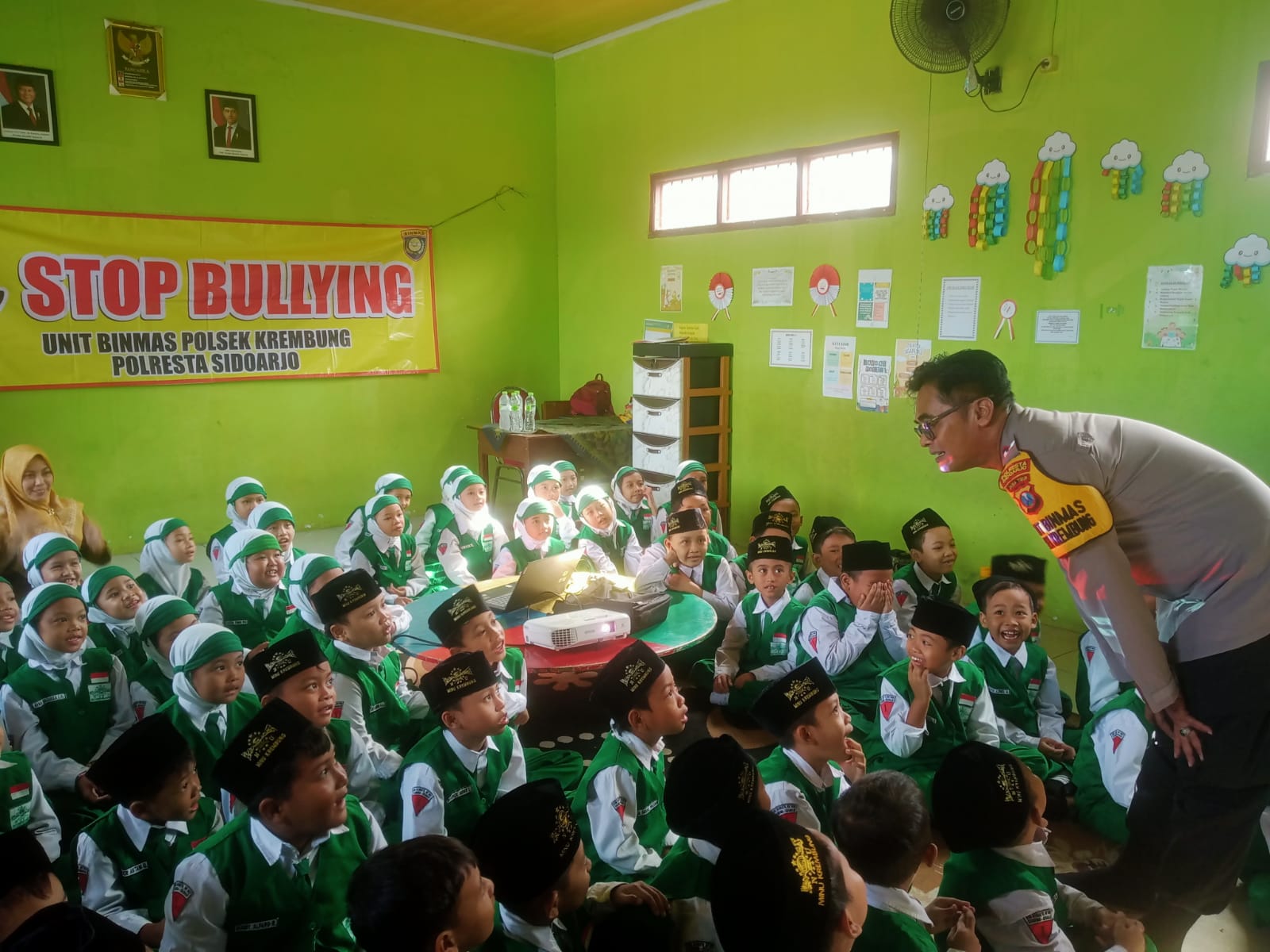 Polsek Krembung Edukasi Bahaya Bullying di Sekolah