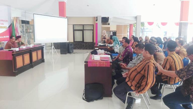 Seluruh Desa di Kecamatan Kedungwaru Mengikuti Pembinaan Percepatan Pembentukan Koperasi Merah Putih