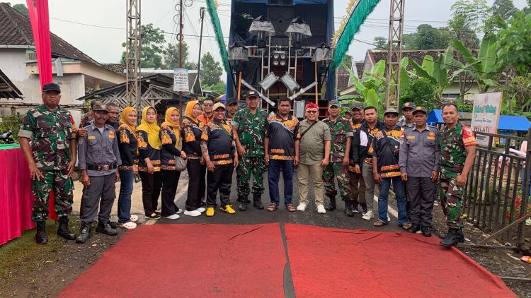 Di Penghujung Tahun Pemdes Jambearum Gelar Karnaval Terbesar di Lumajang