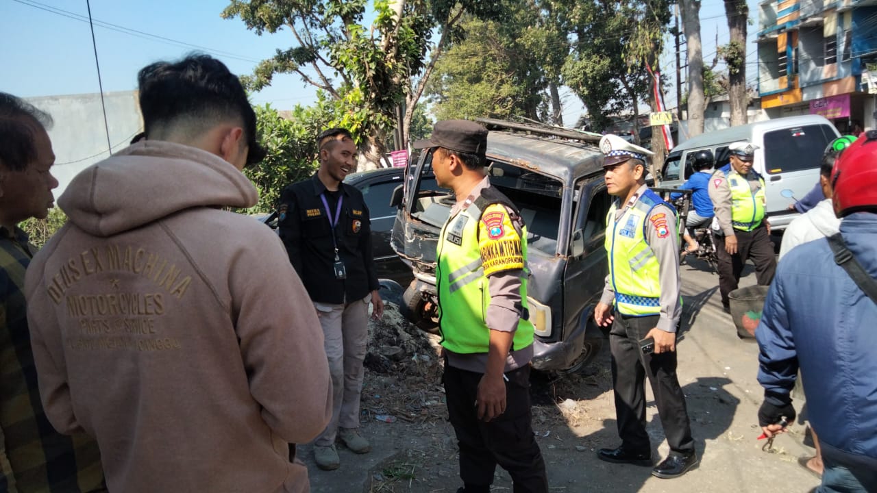 Tabrakan Beruntun, Dua Korban Meninggal